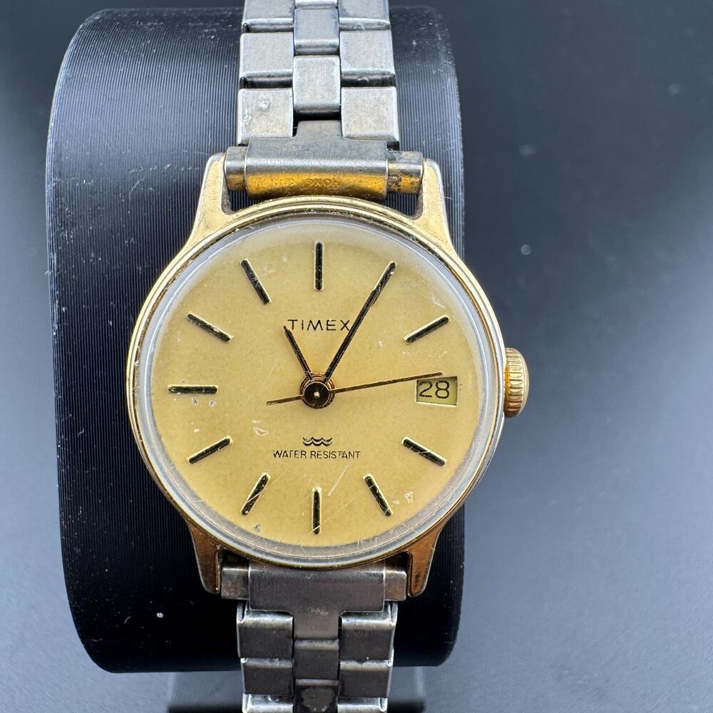 Timex Water Resistant Ladies Watch Date Window Gold-Tone